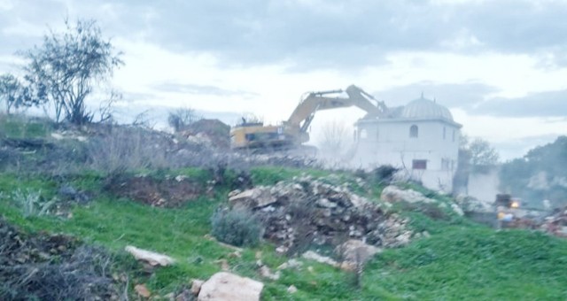 İkizköy’de saldırı sürüyor: SİT alanı ilan edilmesi istenen köydeki cami de yıkıldı