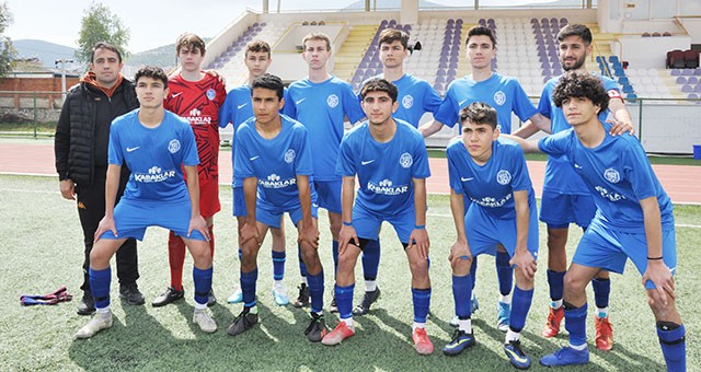 Milas Gençlik Spor U17 takımı gurup şampiyonluğuna koşuyor