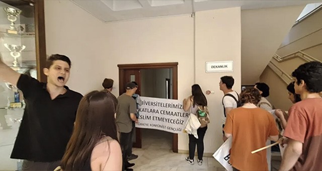 Türkiye Komünist Gençliği, Eski Ensar Vakfı Başkanının Üniversite Dekanlığına Atanmasını Protesto Etti