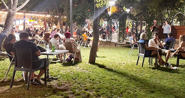 Milas Şehir Parkı’nda müzik dolu akşamlar