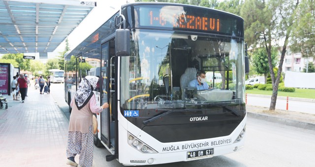 20 yaş altı ve 65 yaş üstü toplu taşıma kullanabilecek..