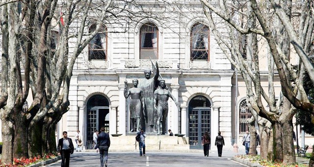  “Üniversitelerin reforma değil demokrasiye,  Özgürlüklere ve üniversite fikrine ihtiyacı var!”