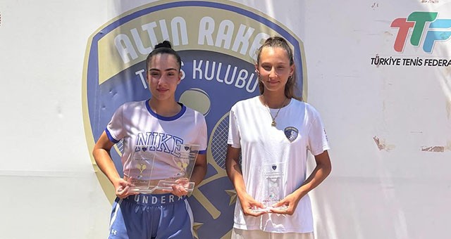 Beril Akdemir'den Çifte Şampiyonluk!