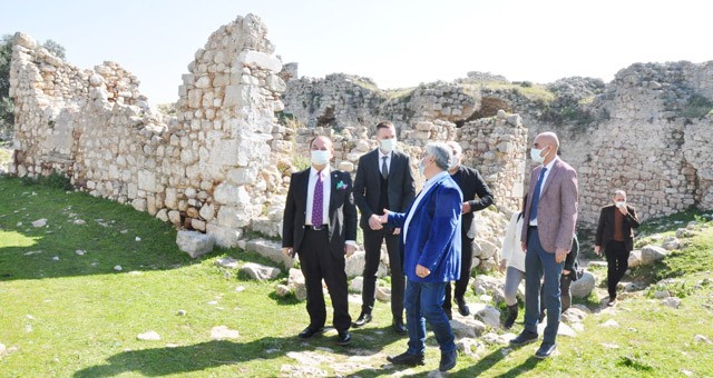 Kaymakam Böke, Beçin Kalesi ve Euromos Kazı Alanını ziyaret etti