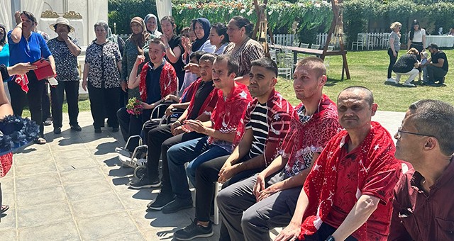 Bahar Pikniğinde Asker Kınası Töreni Duygulandırdı