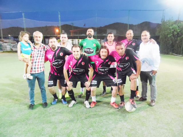 ‘Halı Saha Futbol Turnuvası’nda Tuzla Boğaziçispor şampiyon oldu