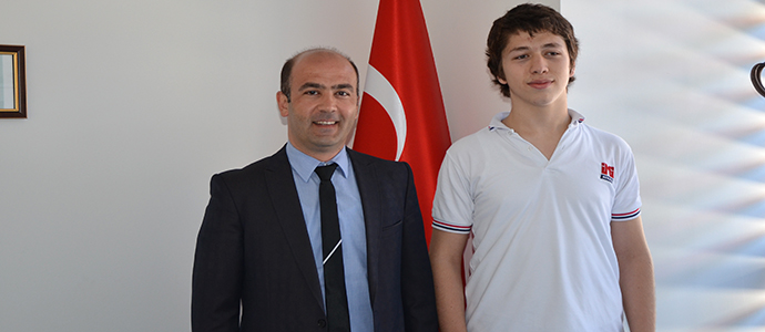 Mehmet Özer, YGS 1’de Milas Birincisi oldu