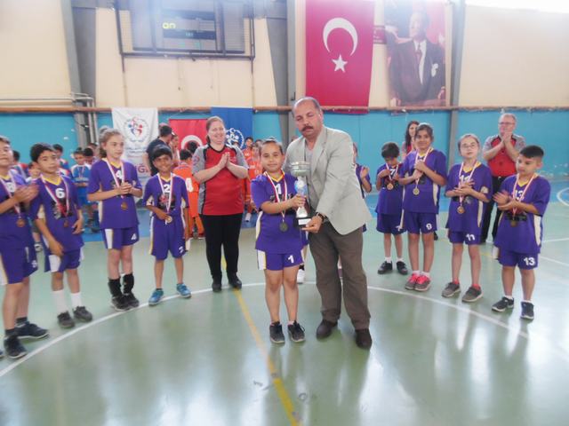 Merkez İlkokulu, ‘Çocuk Oyunları Bölge Şampiyonu’ oldu