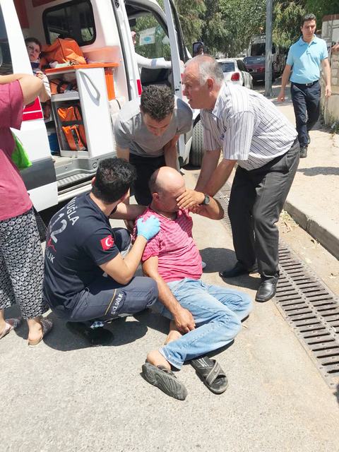 Milas Belediyesi Ek Hizmet Binası önünde kaza: 4 hafif yaralı