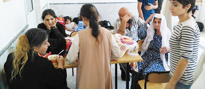 Milas Belediyesi Sosyal Yardım İşleri Müdürlüğü ekiplerinden  Yakalanan mültecilere yardım eli!