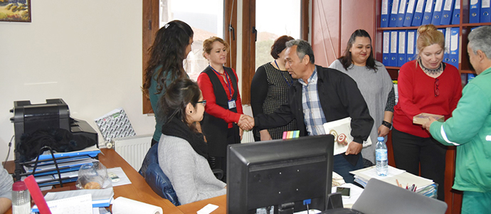 Milas Belediyesi’nin Kadın Emekçilerine saat hediye edildi