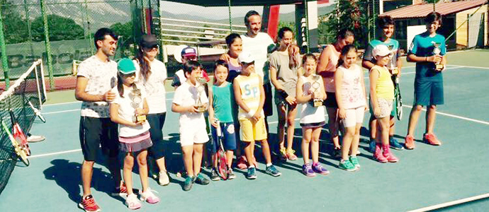 Muğla Tenis Turnuvası’nda 2 birincilik aldılar