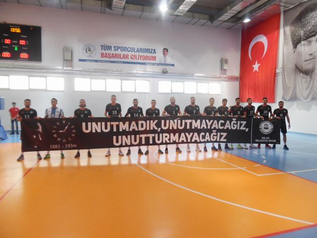 Voleybolcularımızın oyunu da galibiyet de mutlu etti