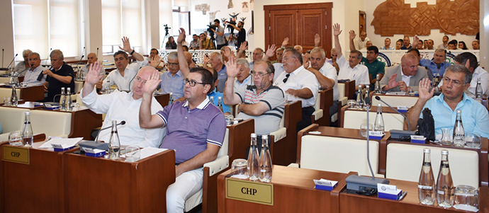 Yolların devri konusu ‘komisyona havale’ edildi