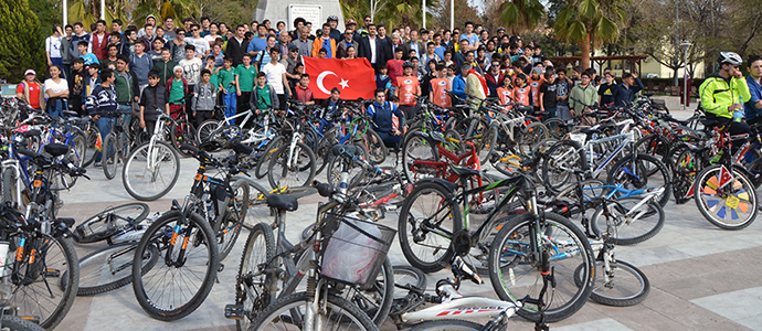 Zafer ve Şehitler için pedal çevirdiler