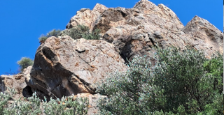 Kıyıkışlacık Yolu Koca Sarnıç Mevkii’nde  DÜŞTÜ DÜŞECEK!..