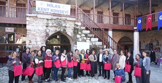 Dikiş Atölyesi Etkinliğinde El Emeği Göz Nuru Çantalar Üretildi