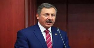 SELÇUK ÖZDAĞ’DAN GIDA GÜVENLİĞİ UYARISI:  “ZEHİRLİ GIDALAR GERİ GÖNDERİLİP İHALEYLE YENİDEN PİYASAYA SÜRÜLÜYOR”