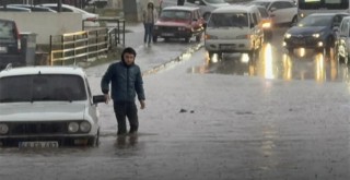Bodrum’da Sağanak Yağış Hayatı Olumsuz Etkiledi