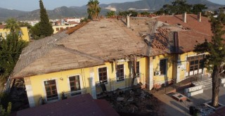 Milas’ın Tarihi Sakarya İlkokulu’nda Çatı Onarımı Başladı