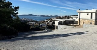 Milas Belediyesi Mahallelerdeki Yol Yapım ve Parke Kaplama Çalışmalarını Sürdürüyor