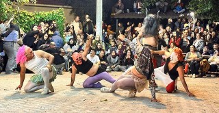 Kostümler giyildi, maskeler takıldı…