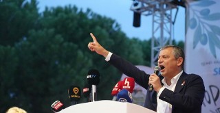 ‘Toprağımızı Vermiyoruz’ Mitinginde Özgür Özel’den Anayasa Mahkemesi’ne Çağrı