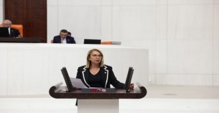 CHP MUĞLA MİLLETVEKİLİ SÜREYYA ÖNEŞ DERİCİ’DEN HAVALİMANI ARAZİSİ İÇİN SERT TEPKİ: “HUKUK TANIMAZ KARARLAR BOŞA ÇIKACAK”