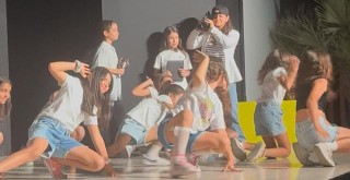 Minik Oyuncular Sahneyi ‘Gümbür Gümbür’ Salladı