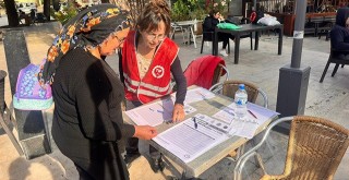 Okullarda Ücretsiz Yemek İçin İmza Topladılar